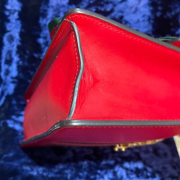 Gucci Sylvie Leather Shoulder Bag Red with suede interior. - Picture 5 of 7